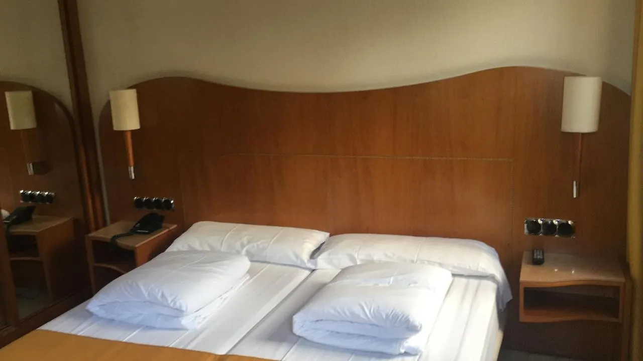 Hotel Aristol - Sagrada Familia Barcelona