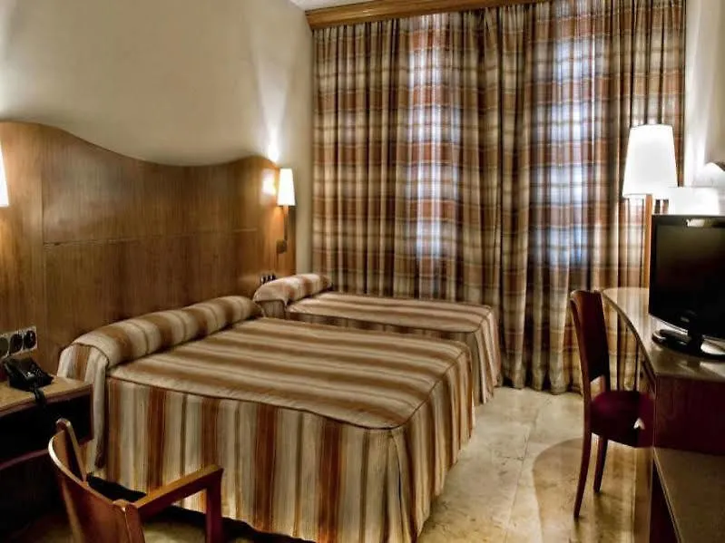 Hotel Aristol - Sagrada Familia Barcelona 3*,